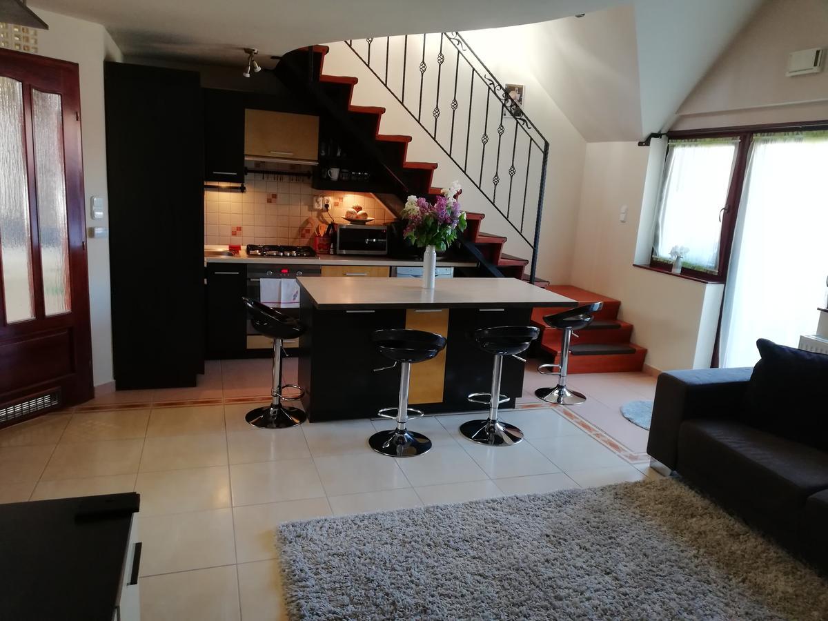 Galery Apartman Gyula Exterior photo